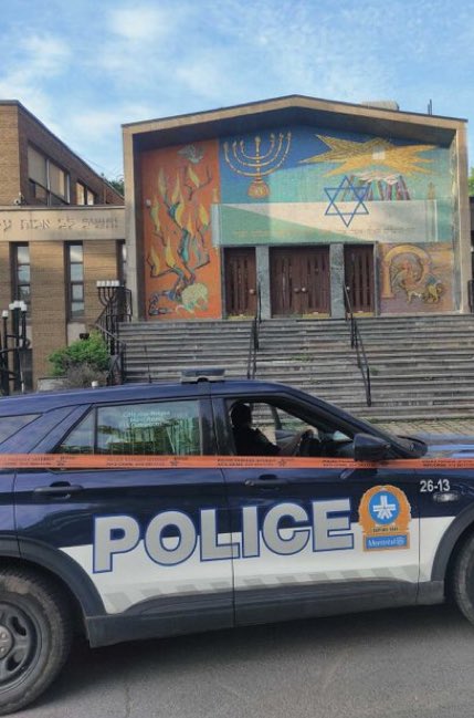 ANOTHER Montreal Jewish school targeted by GUNFIRE. Happened around 3:35 AM, when four bullets were shot through the front door. This is the 3rd shooting on a Jewish school recently 🇨🇦🇮🇱