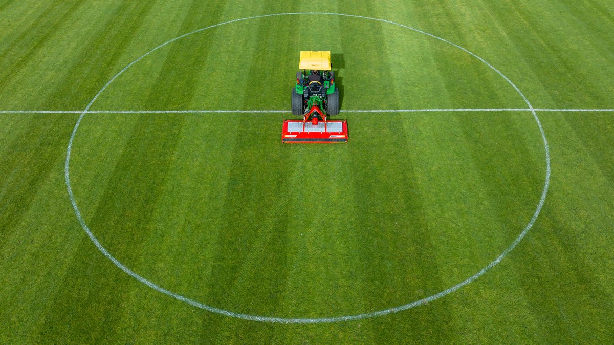 TrimaxMowers's tweet image. From sports fields, parks, turf farms, and even orchards, the ProCut S5 is sure to deliver on performance and presentation! What would you use a ProCut S5 for? 🤔 #Versatility #WithoutCompromise #PoweringPerformance #ZeroDailyMaintenance