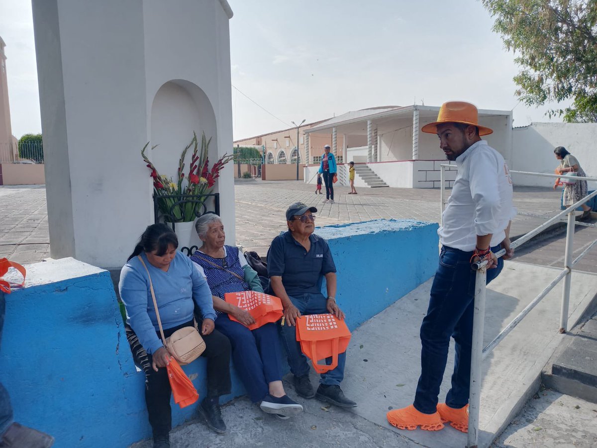 San Rafael Comac nos llenó de ánimo por su recibimiento, su cariño y el interés de que San Andrés Cholula vivamos mejor. Lo nuevo viene en serio y en GRANDE!! #MovimientoCiudadano #SanAndrésCholula #LoNuevoVieneEnGrande #LaloCovian