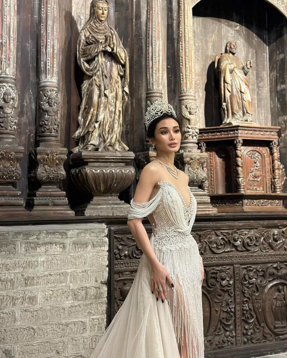 GLAMOROSA ang sagala look ni Chie Filomeno sa kanyang latest viral photos sa IG.

'Reyna Elena 🤍 Bago magtapos ang Mayo. Maraming salamat Intramuros 😊🥰,' sey niya sa post.

📸 IG/ @chiefilomeno

Sundan: newsko.com.ph

#EntertainmentNewsPH #NewsKoShowbiz #Regram #fyp