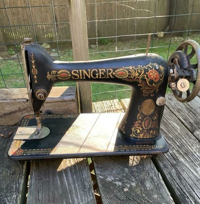 RelatocuriosoK's tweet image. Increíbles hallazgos encontrados por gente de internet en la acera
Abro hilo🧵
