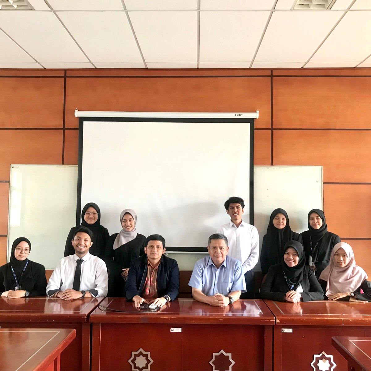 adunmaul's tweet photo. Menjadi guru penguji dalam seminar pendidikan profesi guru prajabatan bidang studi teknik konstruksi dan perumahan.
Semoga para mahasiswa calon guru ini dapat memberikan kontribusi yang terbaik bagi pendidikan Indonesia.
#ppgprajabatan #seminar #gurupenguji #gurupamong https://t.co/TCpuCiRn43