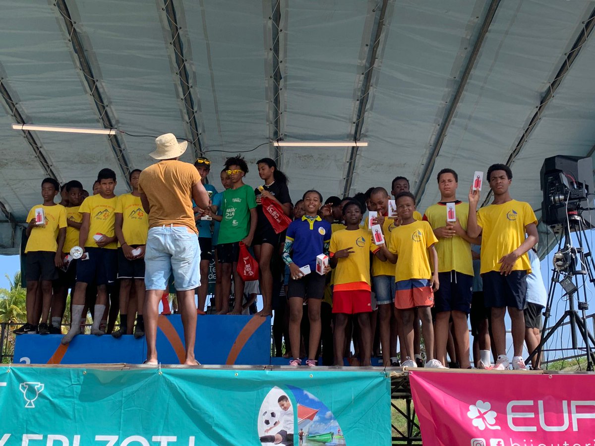 20 de nos élèves de l'AS ont participé aujourd'hui aux Beachgames au Carbet. Ils ont participé activement aux differents jeux proposés et ont remporté la 3ème place !  💪