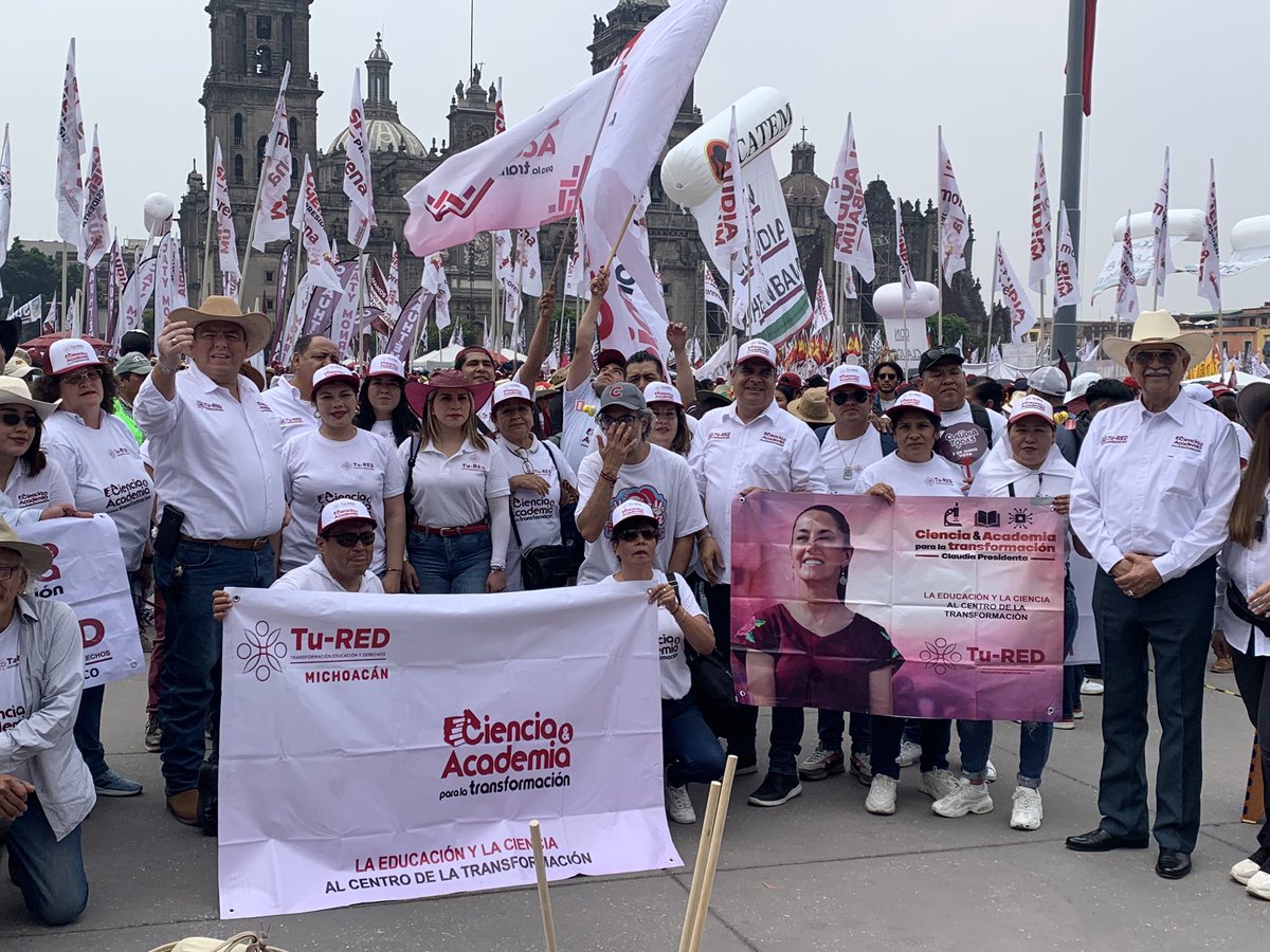 @CyAcademia  #tu_red_ems presentes el el cierre de campaña de la Dra. Claudia Sheinbaum y la Lic Clara Brugada #ClaudiaPresidenta #PlanC #YoVotoClaudia #MéxicoConClaudia