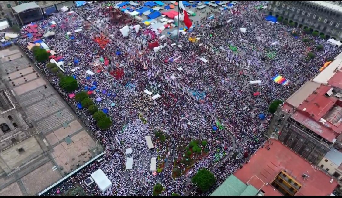 Asistencia de acuerdo con las autoridades capitalinas #MareaRosa 95 mil personas / Cierre de #Sheinbaum 550 mil personas