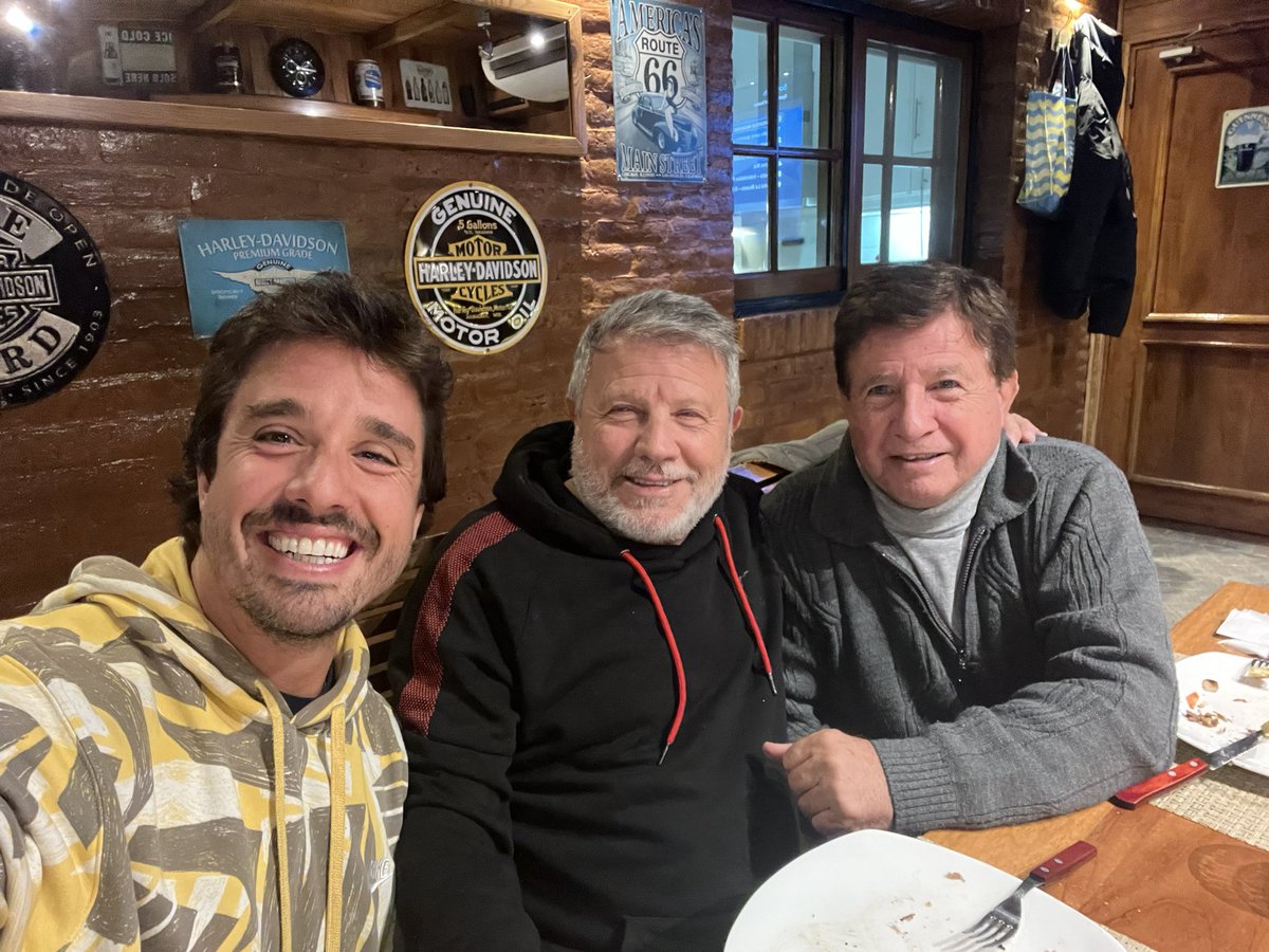 Una foto con mi viejo y con mi tío. El 1 <a href="/tanosalerno/">Ruben Salerno</a> y <a href="/AngelGuerra53/">Miguel Ángel Guerra</a> 🏁🍀