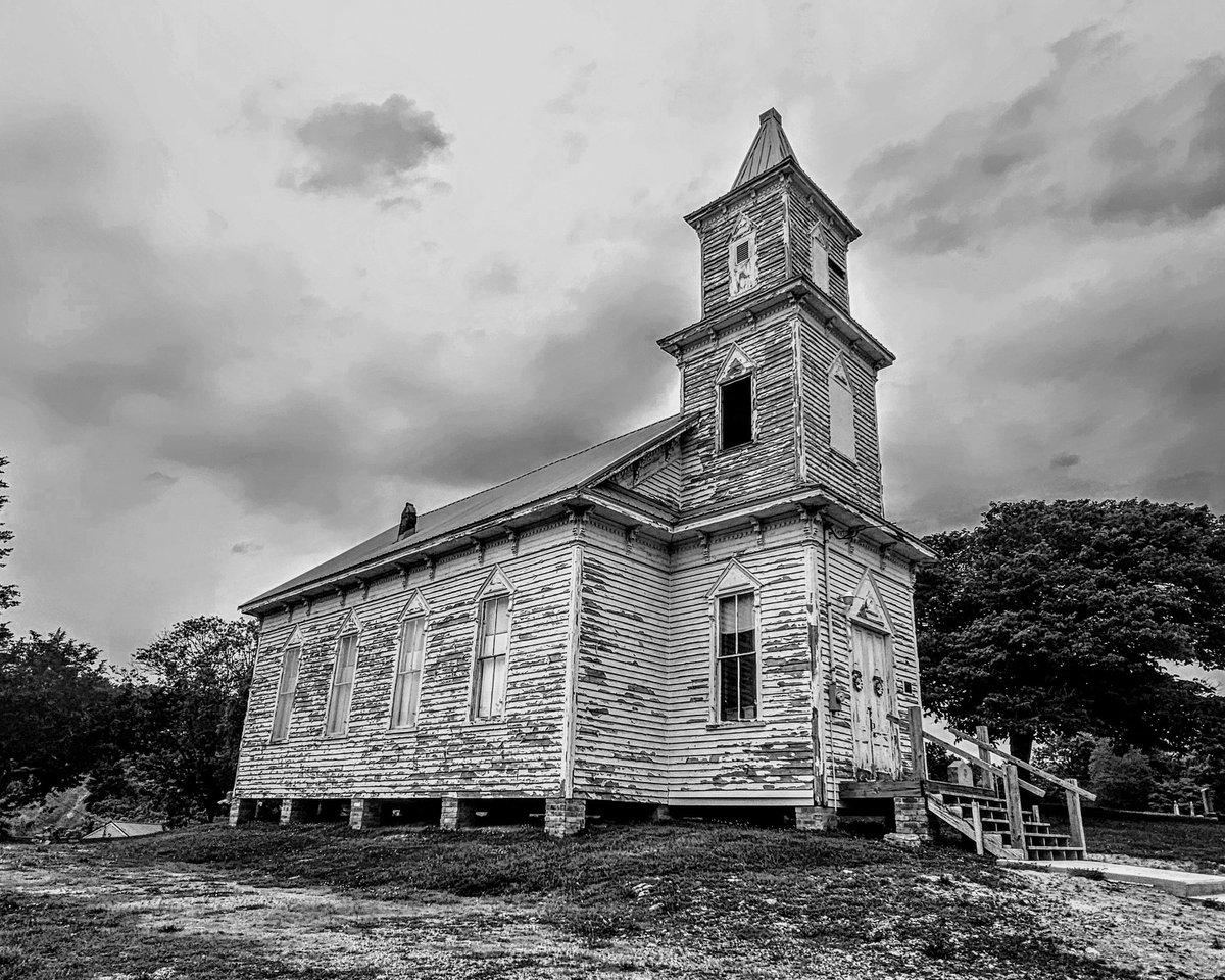 KeriButcher's tweet photo. Blue Springs Lutheran Church 
Mosheim, TN
#backroadsrunning #visualstoryteller #freelancer #travel #freelancer #travelphotography #Travel #outdoors #Church #churches #blackandwhitephotography #blackandwhitephoto #history https://t.co/nUjxyPD53l