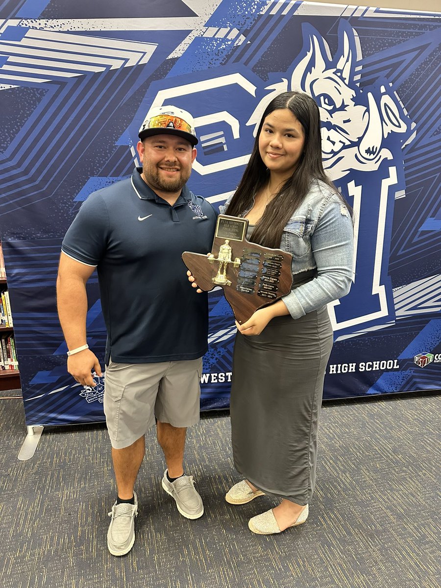 PSJASWPL's tweet photo. Girls Powerlifting banquet
Awards
-Female lifter of the year Miranda Montez
-Leadership Award Angelica Martinez 
-Coach’s Award Reyleen Garza 
-Newcomer of the year Luna Balderrma 
I would like to thank all the seniors for your  dedication to our program and we wish you the best https://t.co/3vhbqafVay