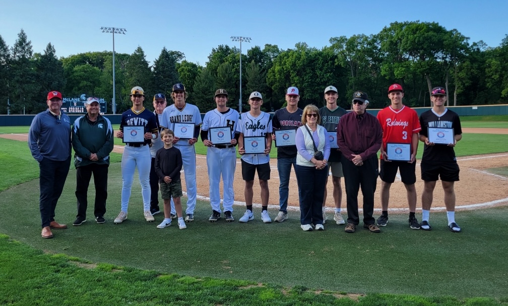 _DiamondClassic's tweet photo. Congratulations to this year's Diamond Classic Scholarship recipients:

Florence &amp; Dean Shippey Scholarship: Jake Robel, Holt 

Bob Wolf Scholarship: Jordan Huhn, St. Johns 

Larry &amp; Rita Cockroft Scholarship: Richard Cuzydlo, Williamston https://t.co/2jhEWmpRo9