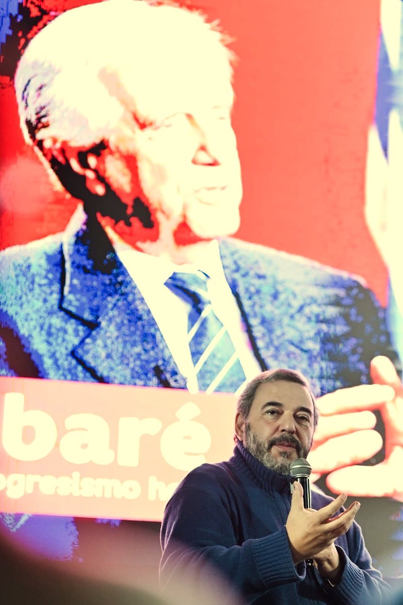 ¡Gracias, Tabaré! Por tu visión estratégica y tu lectura de la realidad, que nos permitió ganar y gobernar para cambiarle la vida a tantas y tantos compatriotas.

Te rendimos homenaje en tu Club, el Arbolito; en tu barrio, La Teja, y con tu pueblo, el Uruguay ✌🏽🇺🇾
<a href="/Seregnistas95/">Seregnistas</a>
