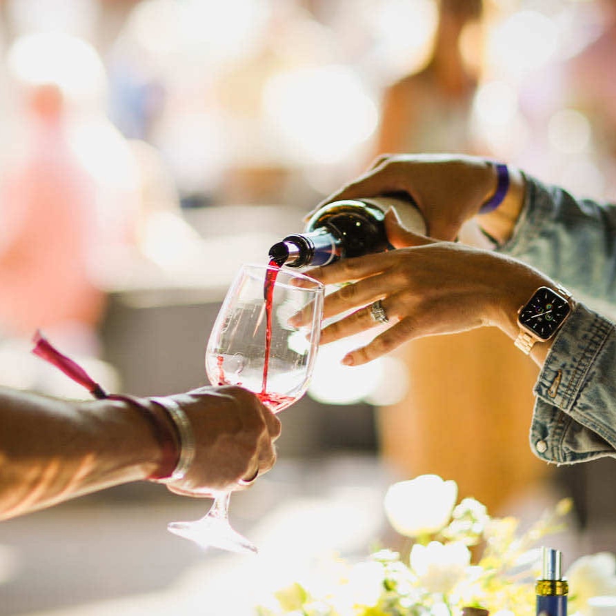 Savor Big Sky is only one month away! Join us for spectacular events such as the 'Better Off Red dinner', 'Rose All Day' seminar, or our Grand Tasting brought to you by American Express. Get your tickets and save on lodging here bit.ly/3Svib1W🍷 🧀 🍾 🍖 🍻 🍇