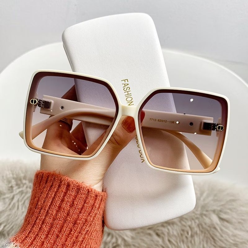 [ free dompet & lap]【7713】 kacamata hitam matahari anti uv 400 fashion wanita bentuk persegi 

🔗 Link :  s.shopee.co.id/40KycyDWKQ

-