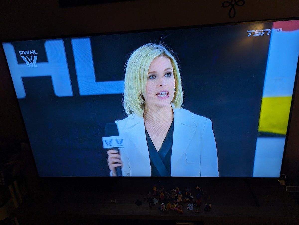 ashleydooks's tweet photo. Not @Tessab25 pulling the mic away before she drops the F-bomb on national TV. 🤭 https://t.co/DAoplSKeSD