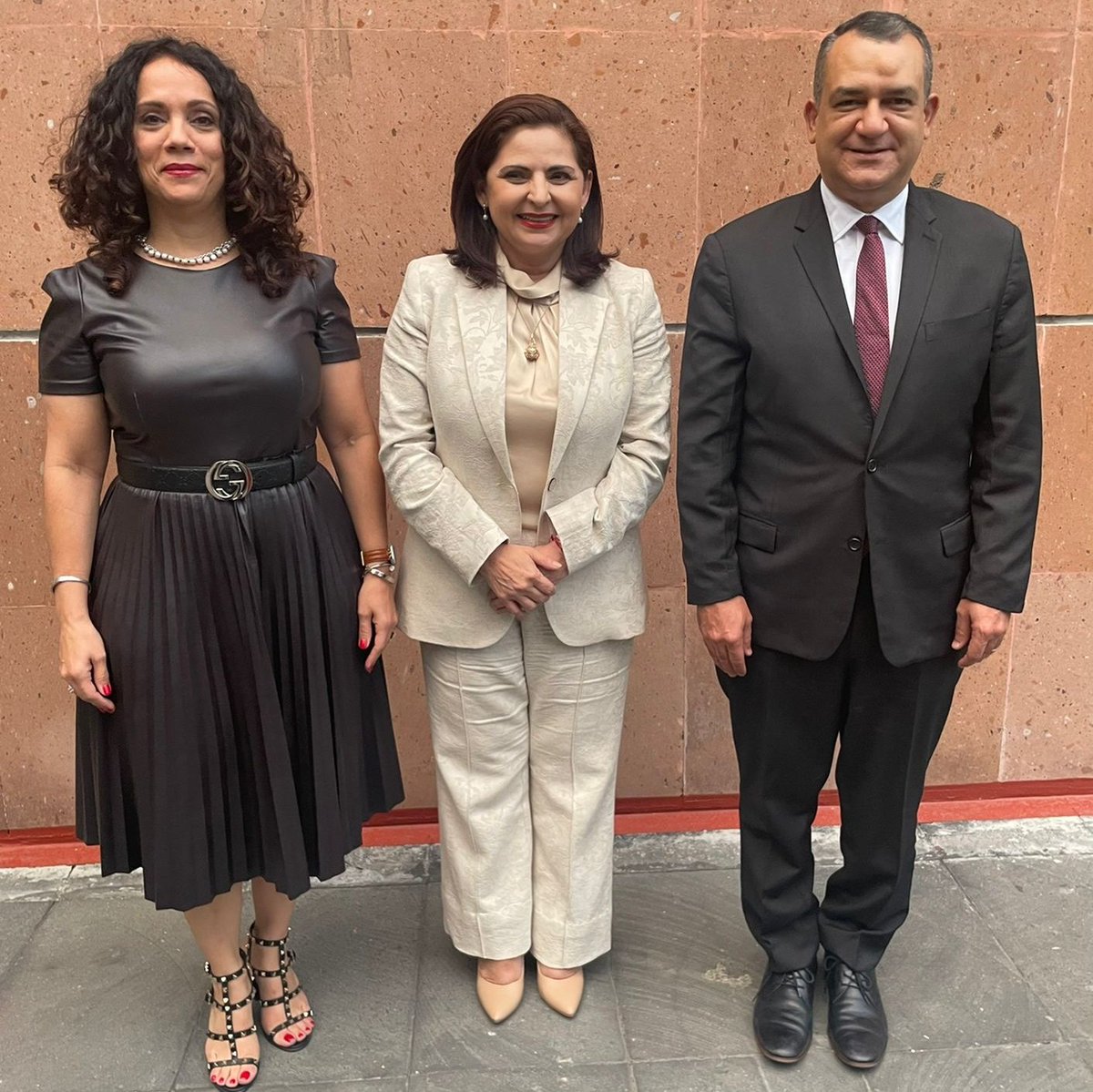 Una comisión de la #JCE integrada por su presidente, <a href="/RomnJquez/">Román Andrés Jáquez Liranzo</a>, la miembro titular del #PlenoJCE, <a href="/PatriciaLorenzP/">Patricia Lorenzo Paniagua</a> y el director de Relaciones Internacionales, <a href="/JorgeSuncar/">E. Jorge Suncar Morales</a> se encuentra en México en calidad de observadores electorales para las Elecciones Federales y Locales que