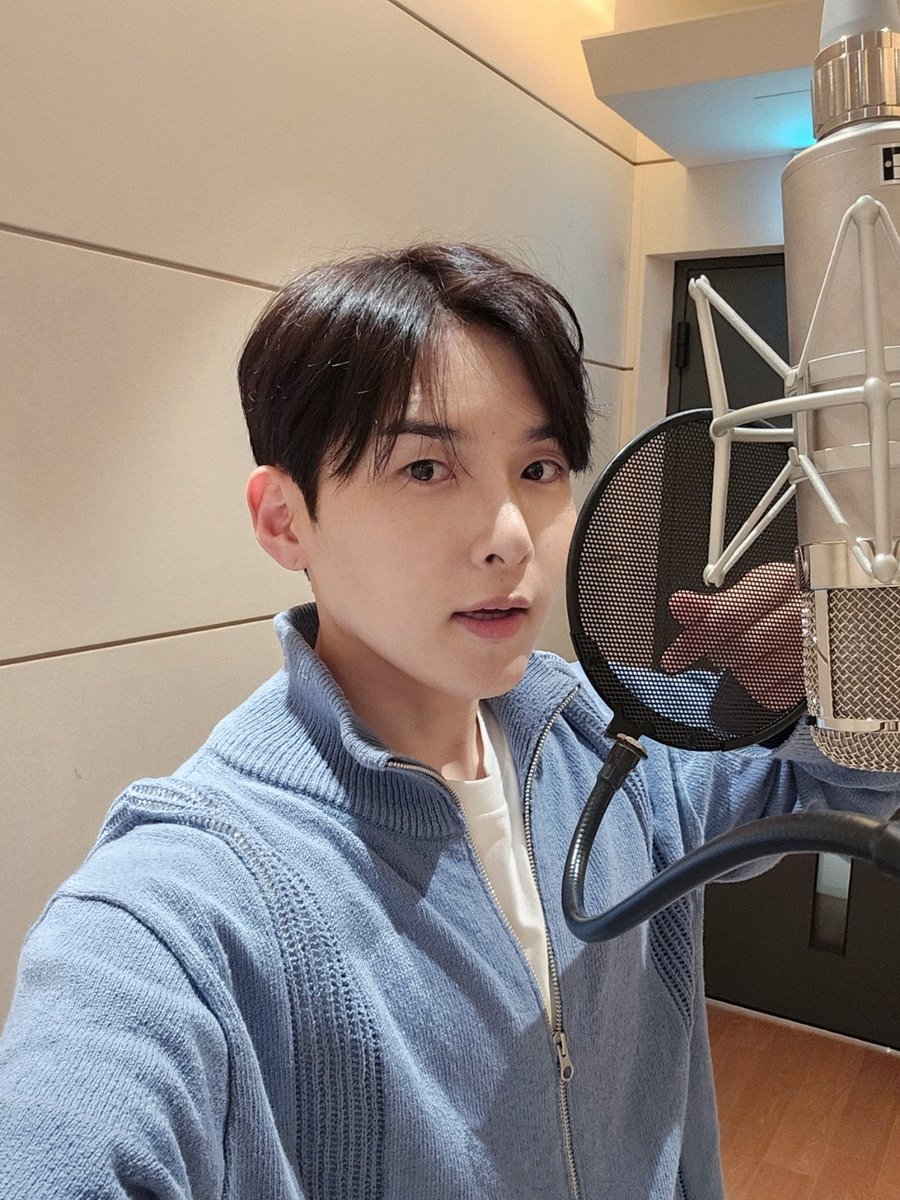 _9ryeong9__'s tweet photo. 🎙 https://t.co/MXLMGaCsCr