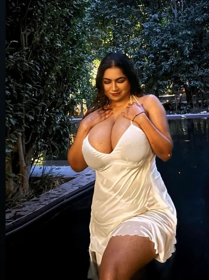 ayeshaholes's tweet photo. Make me wet with ur cum 💦💦 https://t.co/6LTrUrzGgR