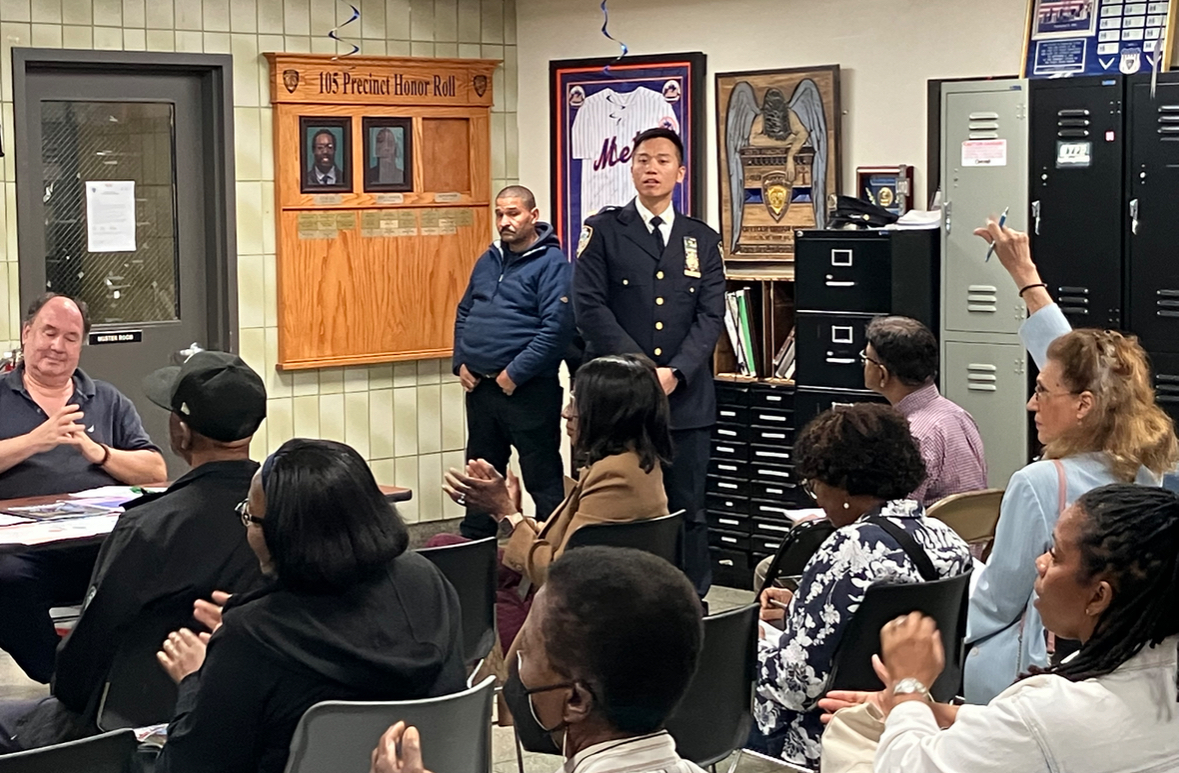 NYPD105Pct's tweet photo. This evening we held our monthly community council meeting.  We would like to thank Chief Williams #PBQS and all of the residents of the 105 for attending and investing in your community. https://t.co/r1Iv1ktbC4