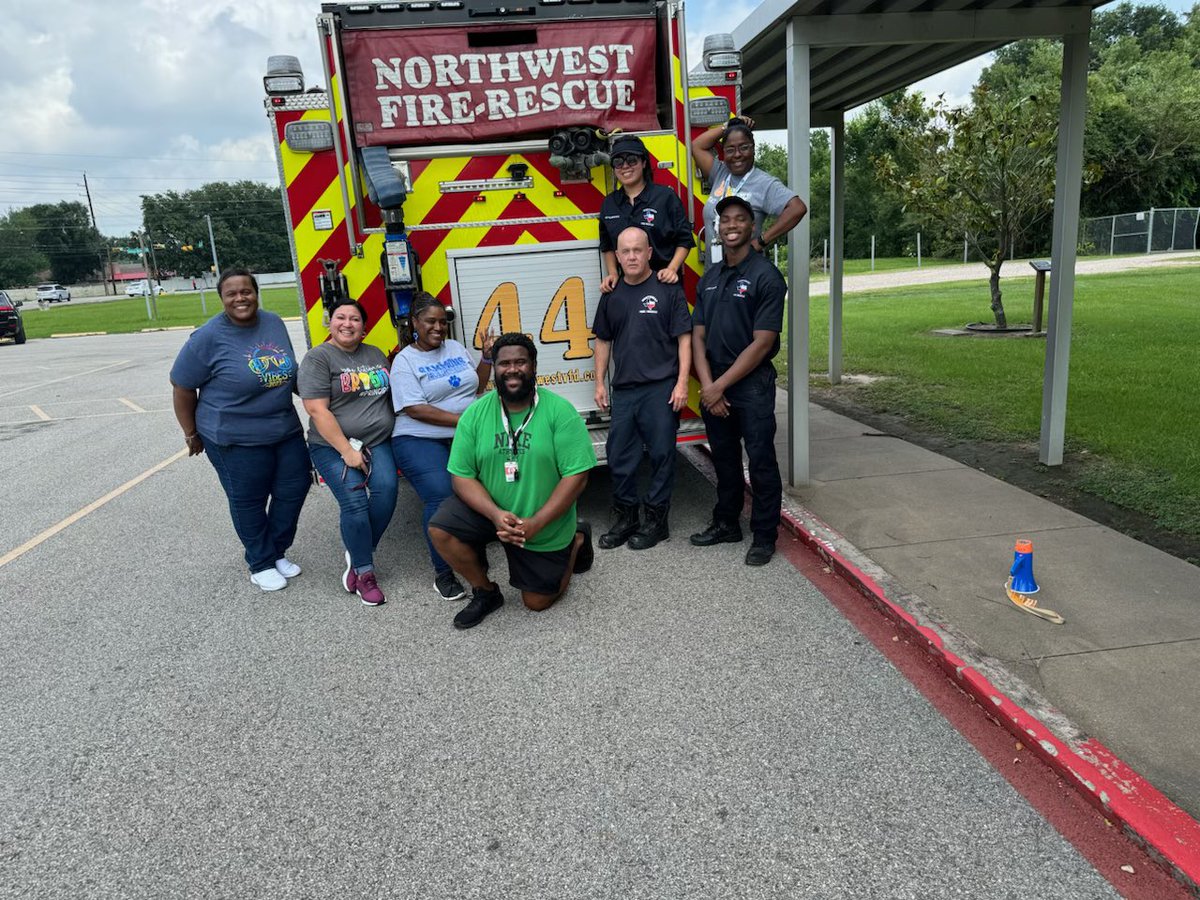 Erica Thompson (@1ethompson) on Twitter photo Great day <a href="/SammonsES_AISD/">Sammons Elementary</a>! Field day and a visit from the Fire Department and Former student who is now a Police Chief! Fun times at Sammons!💜☮️✊🏾#MyAldine #LetYourLIGHTShine Great day <a href="/SammonsES_AISD/">Sammons Elementary</a>! Field day and a visit from the Fire Department and Former student who is now a Police Chief! Fun times at Sammons!💜☮️✊🏾#MyAldine #LetYourLIGHTShine