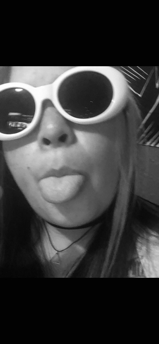monicaJ87's tweet photo. #imissyou you old bitch #FelizMiércoles https://t.co/5L1eJY6zhv