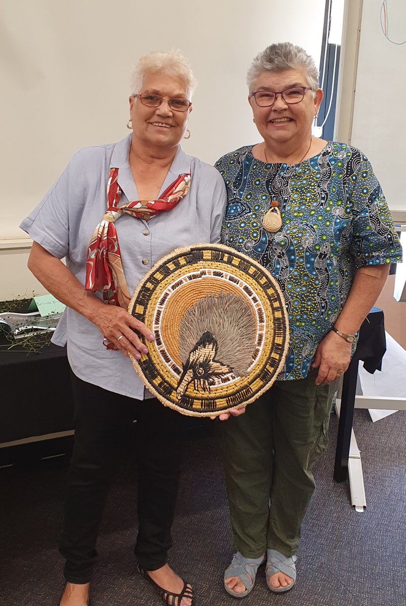 CQU's tweet image. Aunty Barb Walker's First Nations heritage was hidden for years - sharing the story drives her passion for Wiradjuri ‘waybarra’ weaving. #CQU and #ArrowEnergy's Whanu Binal Indigenous Entrepreneur Program supports her #IndigenousBusiness.
MORE: ow.ly/AasK50S1tel
#NRW2024