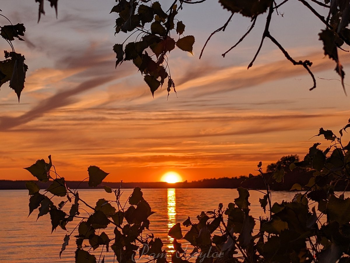 Night, night everyone. 
#OttawaRiver