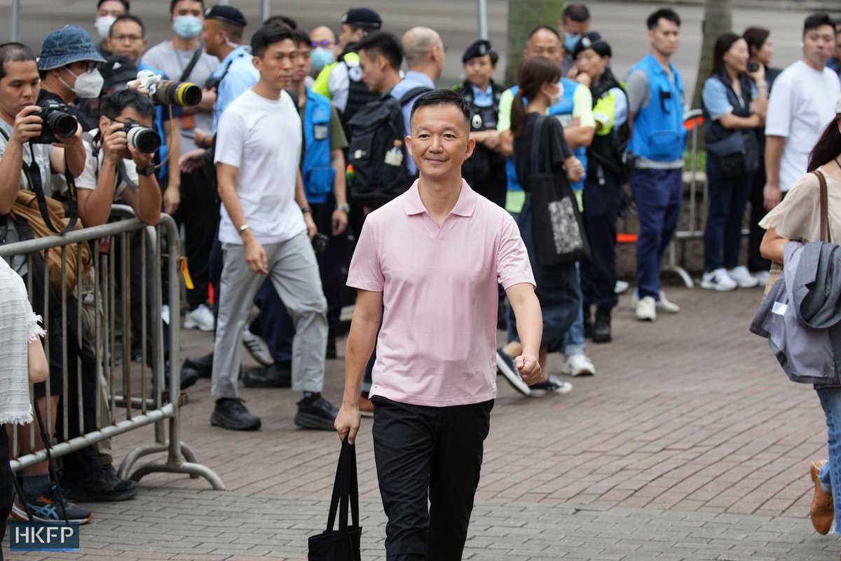 1/ By 9.50 am on Thursday, all of the defendants awaiting verdict in the city's largest national security who were on bail had entered the court building. In full: buff.ly/3X2ygir Photos: Kyle Lam/HKFP.