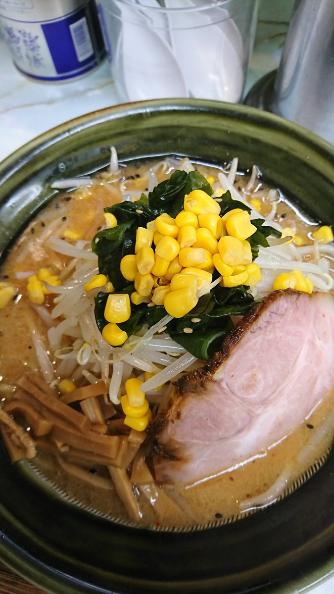 武蔵小杉は法政通りの
丸仙。
味噌ラーメンとチャーシューが
美味しすぎて