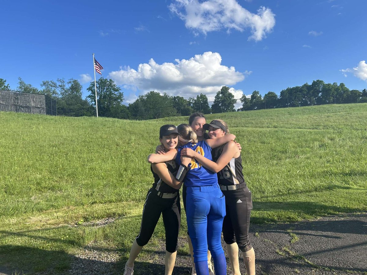 Emma DeGeorge tweet media