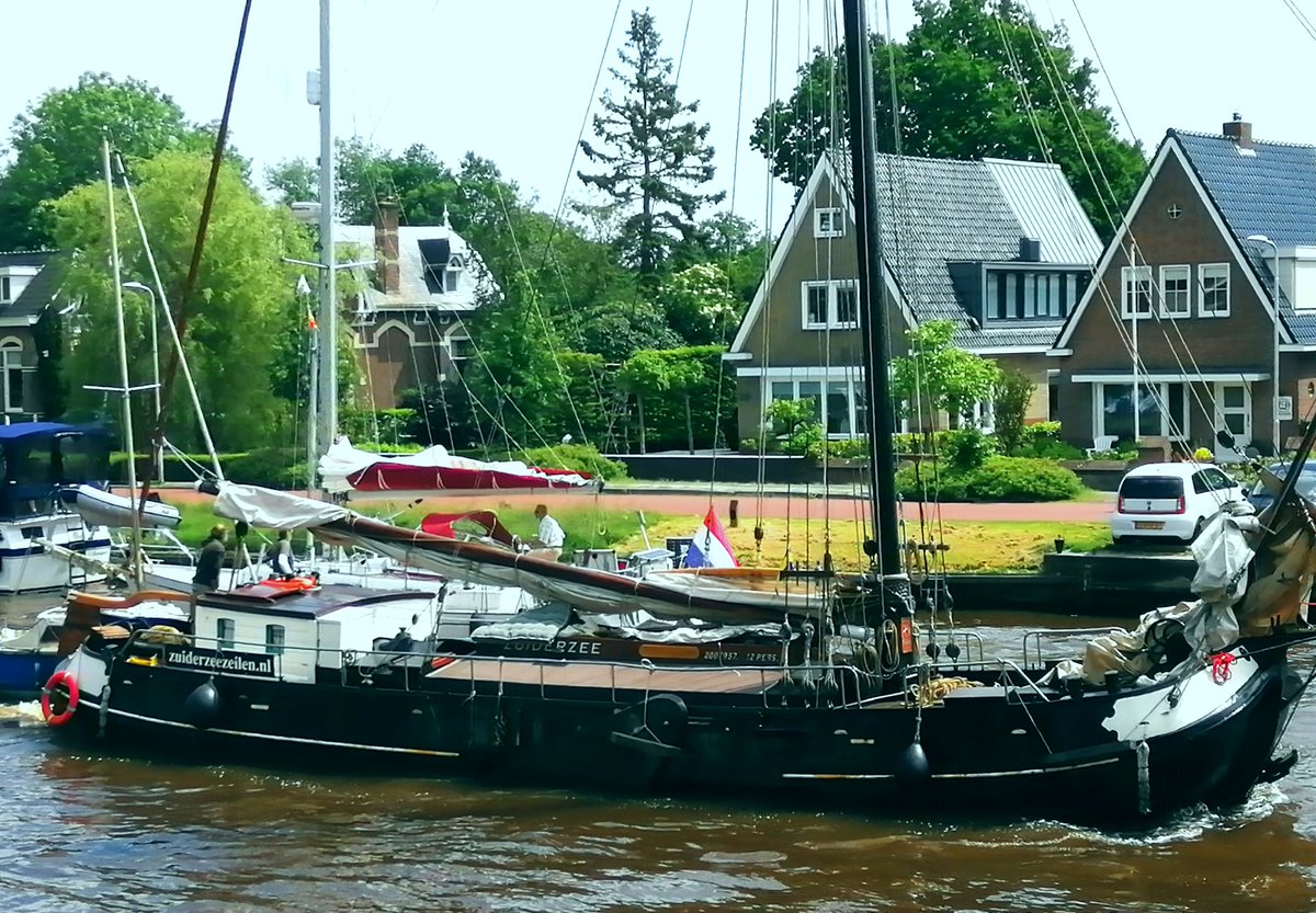 evlieg's tweet photo. #dokkum #elevlieg #genieten #bonifatius https://t.co/FgKMdNcmux