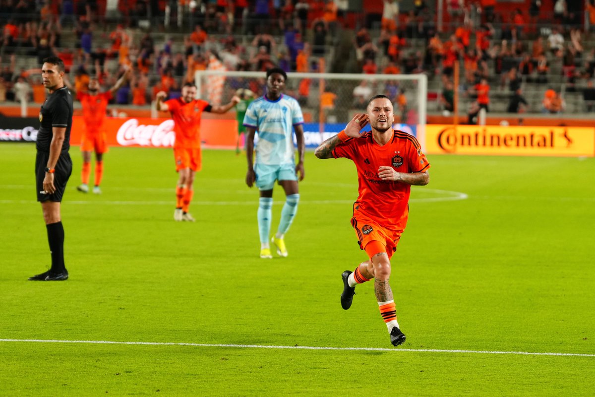 HoustonDynamo's tweet image. Say that Seba🤫