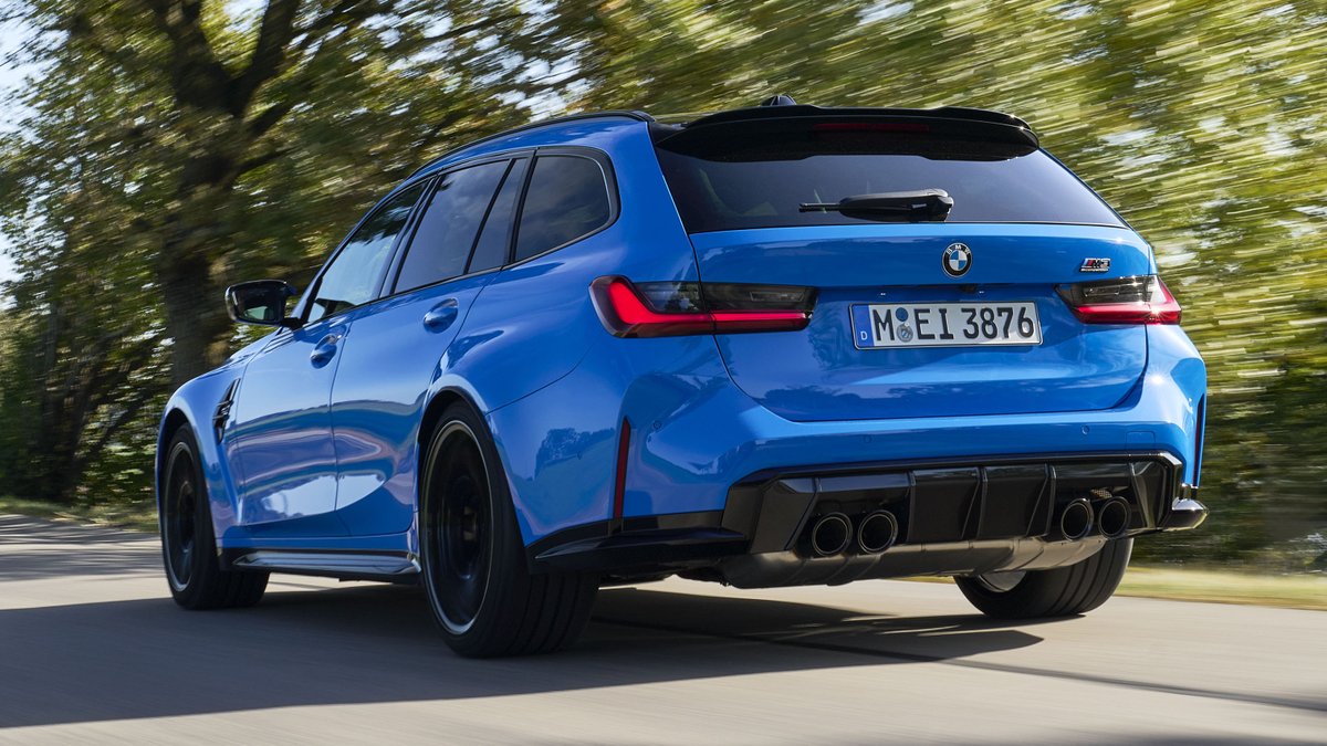 BMW has given its 4WD M3s more power and more… headlights. Saloon and Touring turbos now come with 523bhp, are 0.5s faster to 124mph → topgear.com/car-news/first…