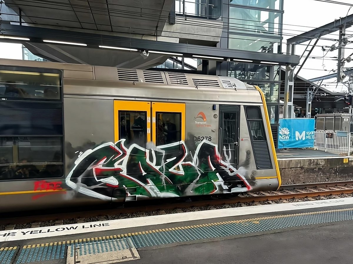 Radical Graffiti tweet media