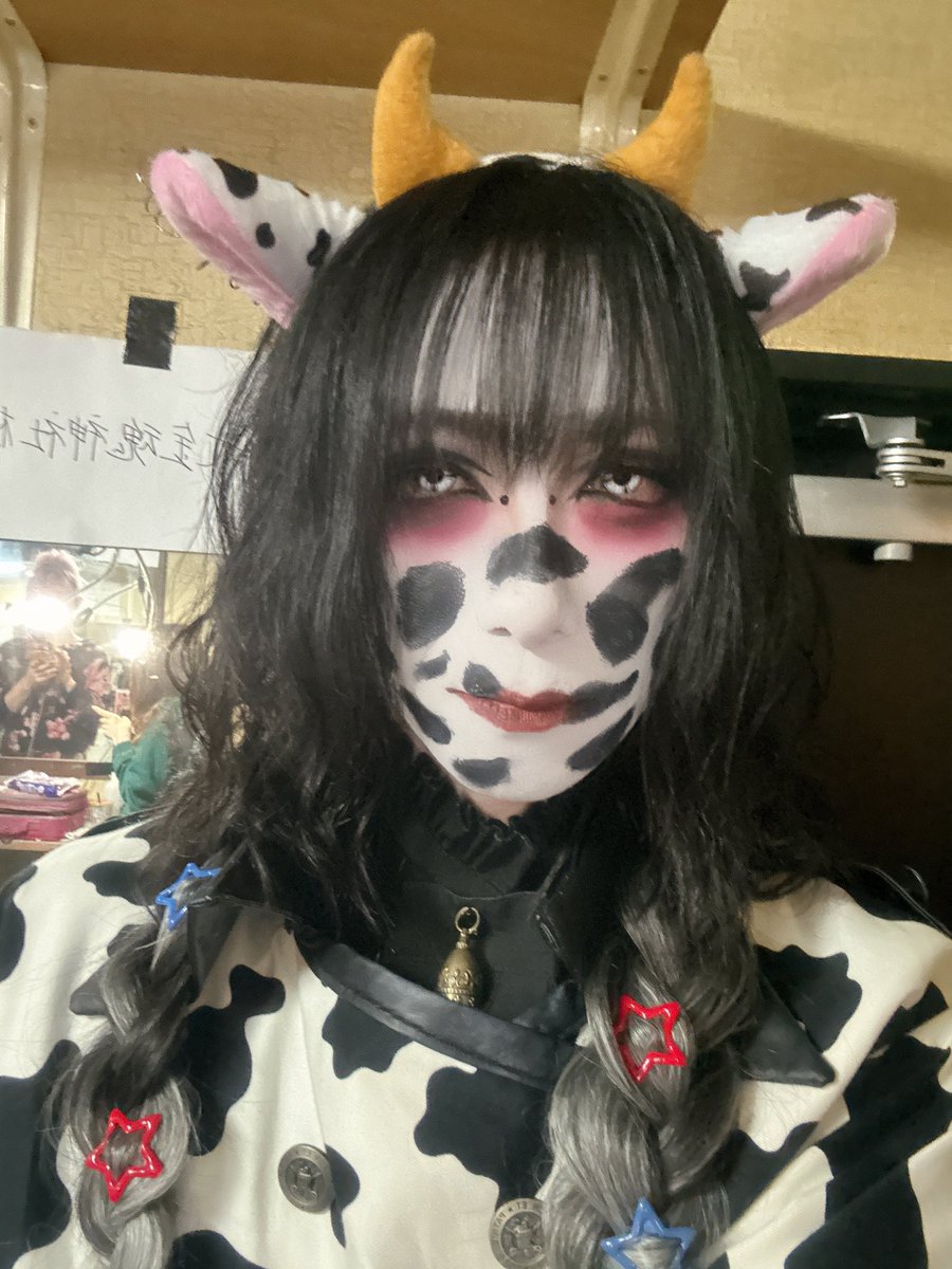 9suke_ningen's tweet photo. サイエンスでりんりんの卒業式してきたけどくっそ楽しかった！

次回6/3はダミットランド解散で牛出荷 https://t.co/ysCfFiMuHW