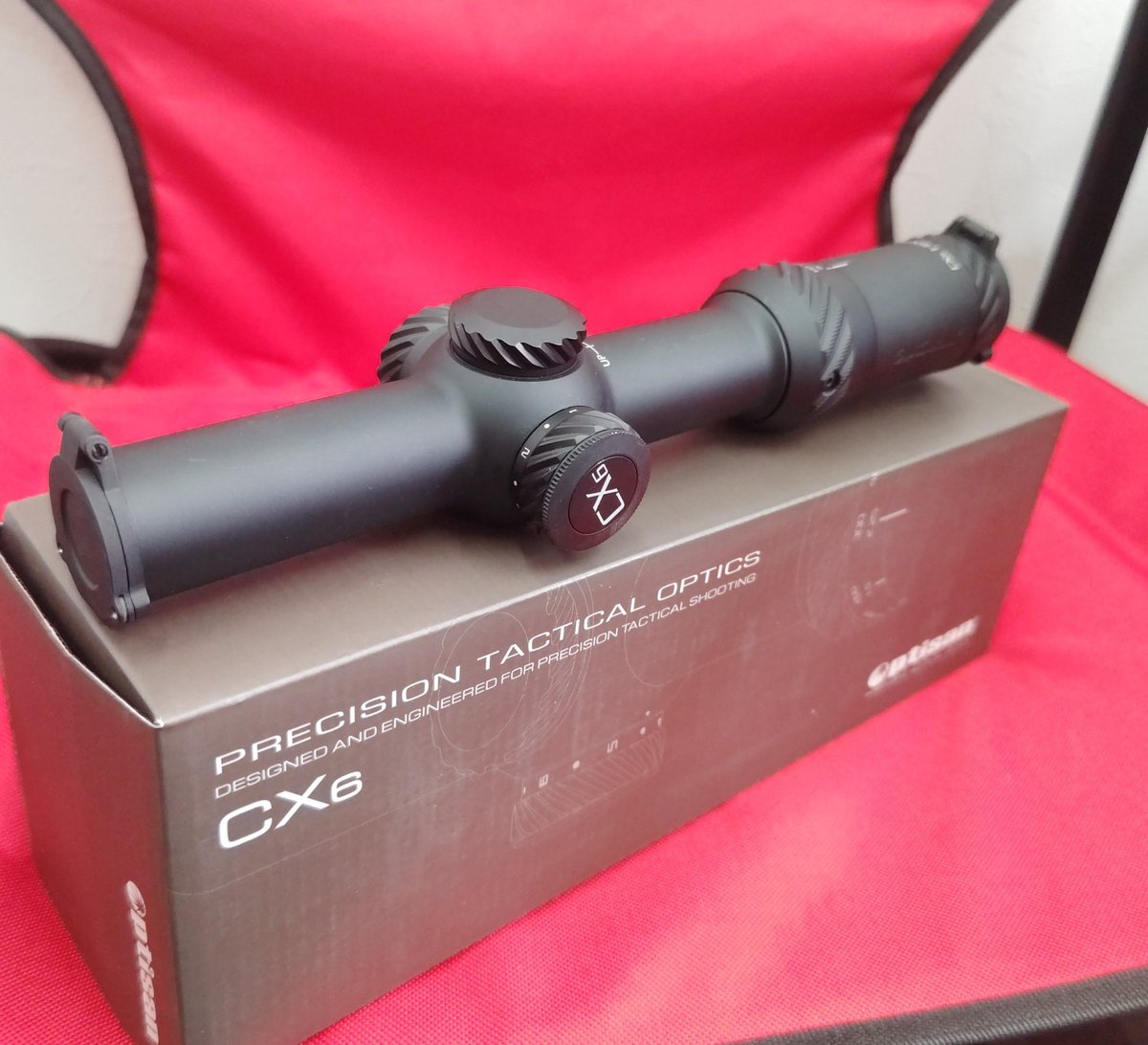 OPTISAN CX6 1-6x24i 1998年創業の光学ブランドで射撃競技チャンピオン 