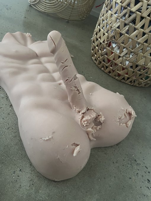 Remembering the time my dog sitter found my dog eating this in my wardrobe (I&rsquo;m still traumatised and<a href="/tag/luna2"class="tags"><span>#luna2</span></a>