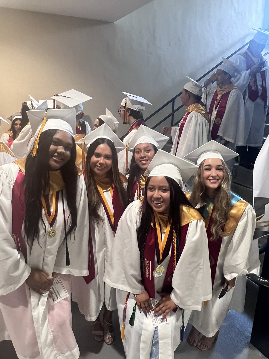 “Your time is now. Start where you are, use what you have, do what you can." — Arthur Ashe Congratulations 🎉 Class of 2024 🎓#PiratePride ⚓️ #YourBestChoiceMDCPS 🌎 #ClassOf2024 👨🏽‍🎓👩🏼‍🎓