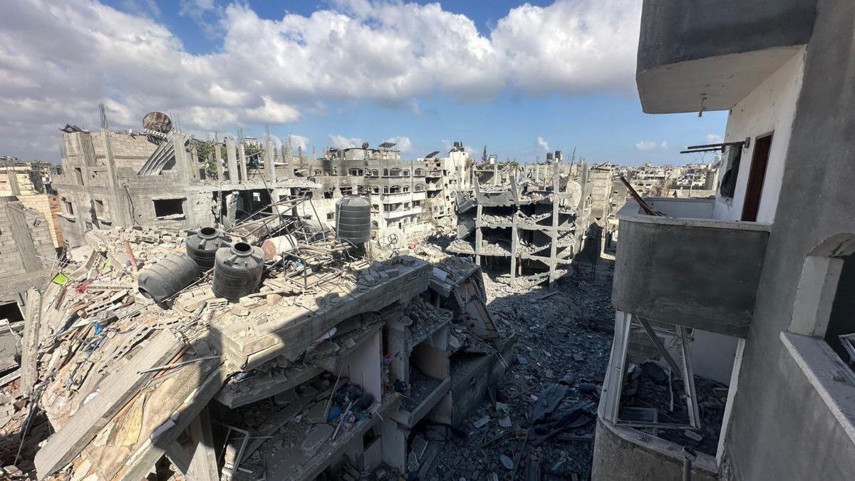 Initial scenes of the destruction left behind the occupation army after their pullout from the Jabalia refugee camp in northern Gaza following a two-week ground onslaught. @QudsNen #GazaGenocide‌