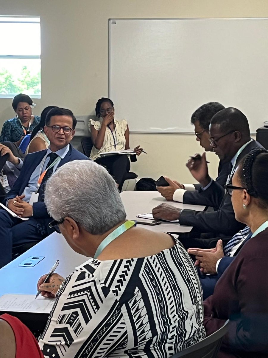 Packed room at #SIDS4 side event by The Commonwealth Secretariat @commonwealthsec. Appreciate the close cooperation we have with its Secretary General @PScotlandCSG & her wish to strengthen activating @UNOSAT services for its members.