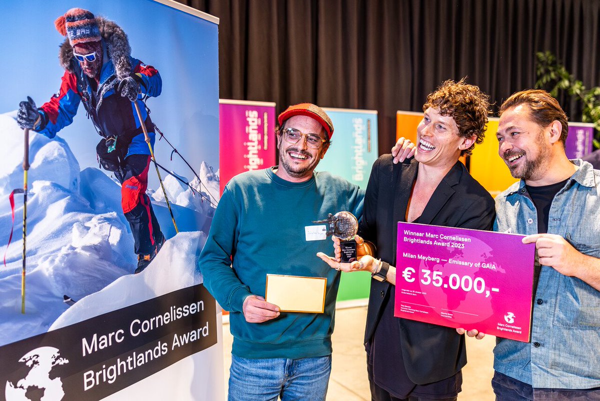 Wil jij nog meer impact maken met jouw circulaire oplossing? Meld jouw project dan vóór 14 juni aan voor de Marc Cornelissen Brightlands Award 2024 en maak kans op € 35.000 en de expertise van Brightlands en haar partners. Meer informatie en aanmelden ➡️ eu1.hubs.ly/H09mMBm0
