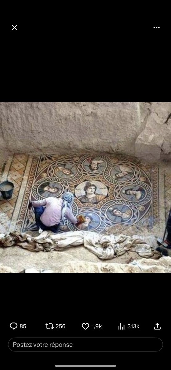 ༀ C ⟁ O ⟡ N ✶ Q ☩ U ⟁ E ⟡ S ⚔ T tweet media