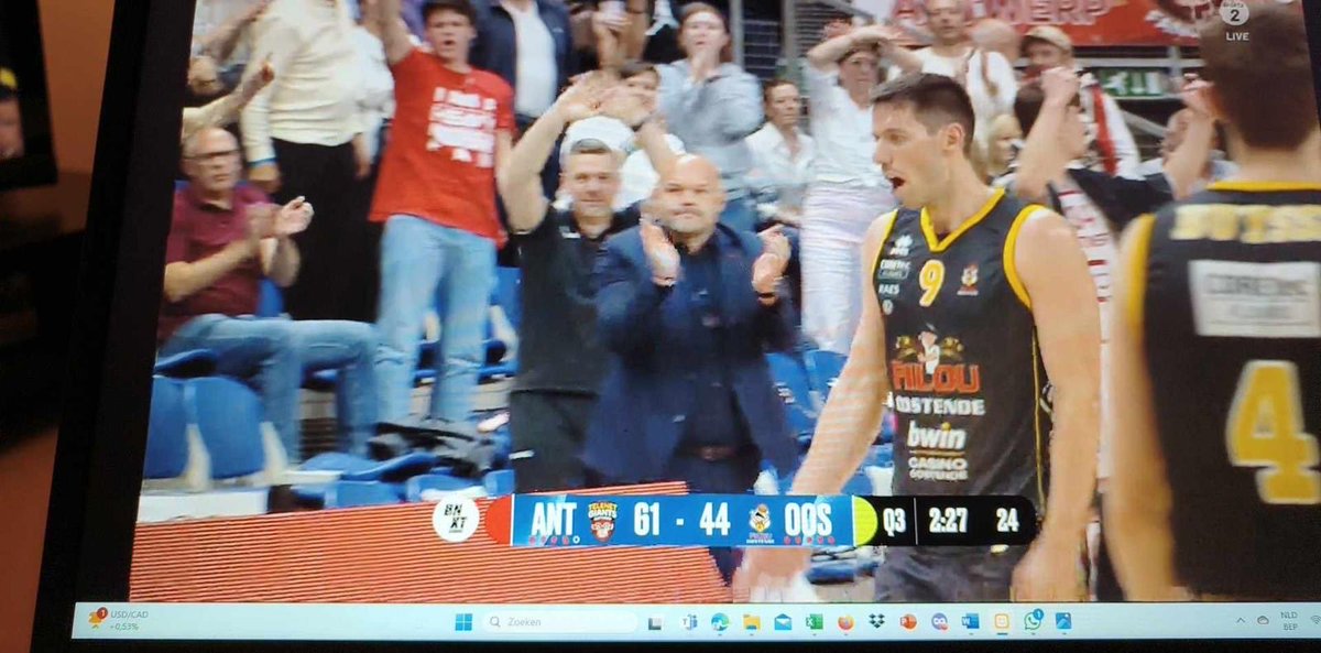 ⁦<a href="/antwerpgiants/">WINDROSE GIANTS 🅰️</a>⁩  ⁦<a href="/BnxtLeague/">BNXT League 🇧🇪🇳🇱</a>⁩ ⁦@FILOU_Oostende⁩ 

"En de trophee voor grootste sportiviteit gaat naarrrrr... ⁦<a href="/antwerpgiants/">WINDROSE GIANTS 🅰️</a>"⁩ (and this is not how you wanne be !!)

One of the best players in Belgian Basketball deserves much more RESPECT 🫡 !!!