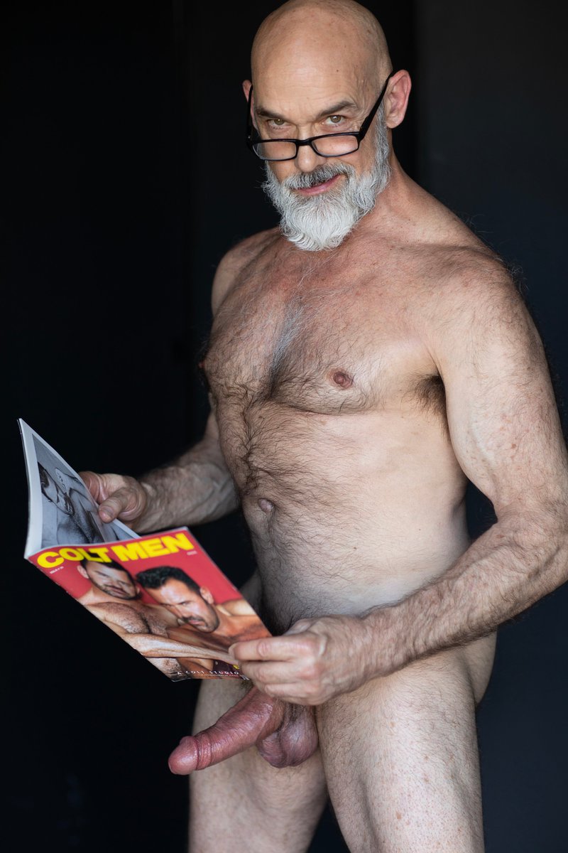 Daddy has a bedtime story for you...
then its sweet dreams 😈
Photo: <a href="/coxpix1/">coxpix</a>