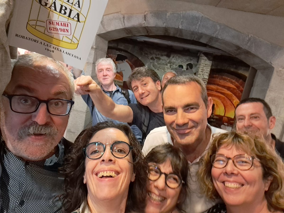 robert_prat's tweet photo. "Els amics del Santi" i en falten molts més! Ens ho hem passat molt bé! Però no ho diguis a ningú: "Muts i a la gàbia" https://t.co/hloyRXbVeA