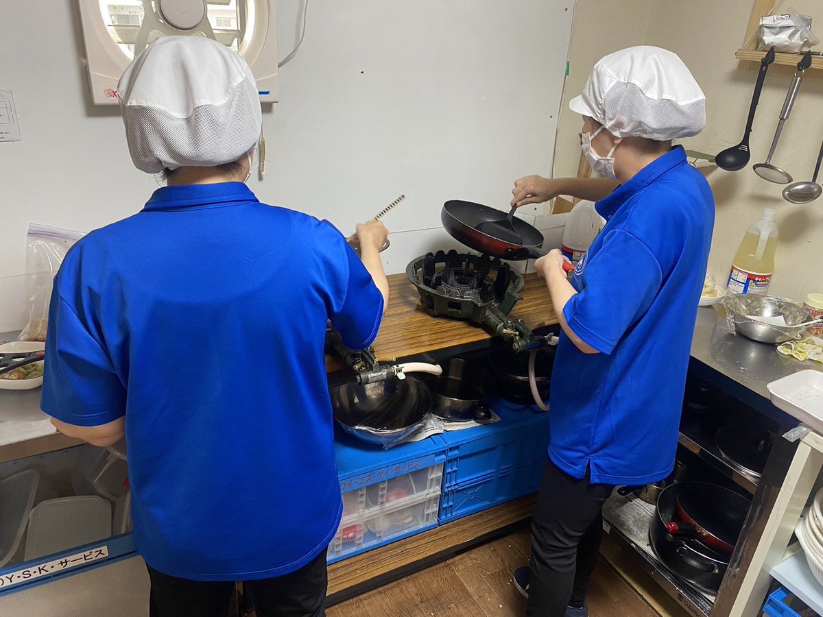 i_irushimu's tweet image. お疲れ様です♪✨
今日はいるしむでのお弁当販売&amp;amp;守山区役所&amp;amp;他所の事業所様からのお弁当注文でお弁当販売が大盛り上がりでした👏

とても忙しく利用者さんにも沢山手伝って頂きました🫡✨　
ありがとうございましたーー！！👌
＃就労継続支援
＃Ｂ型
＃区役所
＃お弁当