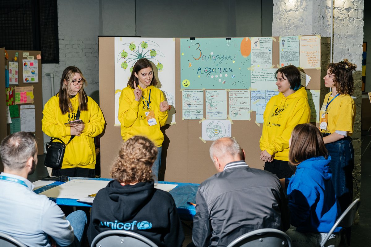 UNICEF_UA's tweet photo. UNICEF's UPSHIFT programme, supported by @JapanGov, is building a community of young leaders with innovation skills to support Ukraine's recovery. 

Ten new youth teams from Zaporizhzhia region joined UPSHIFT and will lead projects to support their communities. @UNICEFinnovate https://t.co/ppnHSnLqQ8