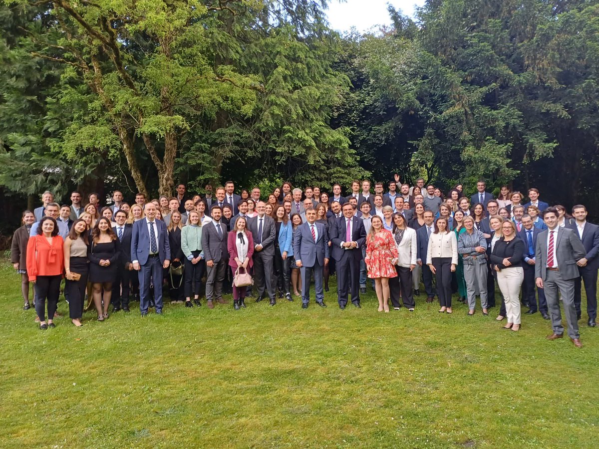 frkkymkc's tweet photo. Hosted @collegeofeurope @coenatolin alumni in presence of @EU_Commission VP @MargSchinas at @TC_AVBIRDT &amp; discussed EU's future after 🇪🇺 elections. @collegeofeurope spirit is a guide in 🇪🇺's construction &amp; turning 🇪🇺 into a global actor as well as in 🇹🇷's 🇪🇺membership process. https://t.co/gxecquXPYm