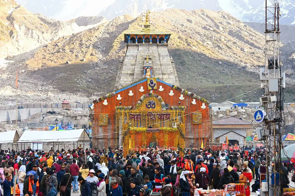 Chardham Yatra 2024:  तीर्थ यात्री कृपया ध्यान दें, चार धाम यात्रा के लिये जिस धाम का पंजीकरण कराया है, केवल वहीं की यात्रा करें, बिना पंजीकरण के यात्रा पर न जायें 

🌍 Chardham-Pilgrimage-Tour.com 
#chardham #chardhamyatra #chardhamyatra2024 #kedarnath #badrinath #gangotri #yamunotri