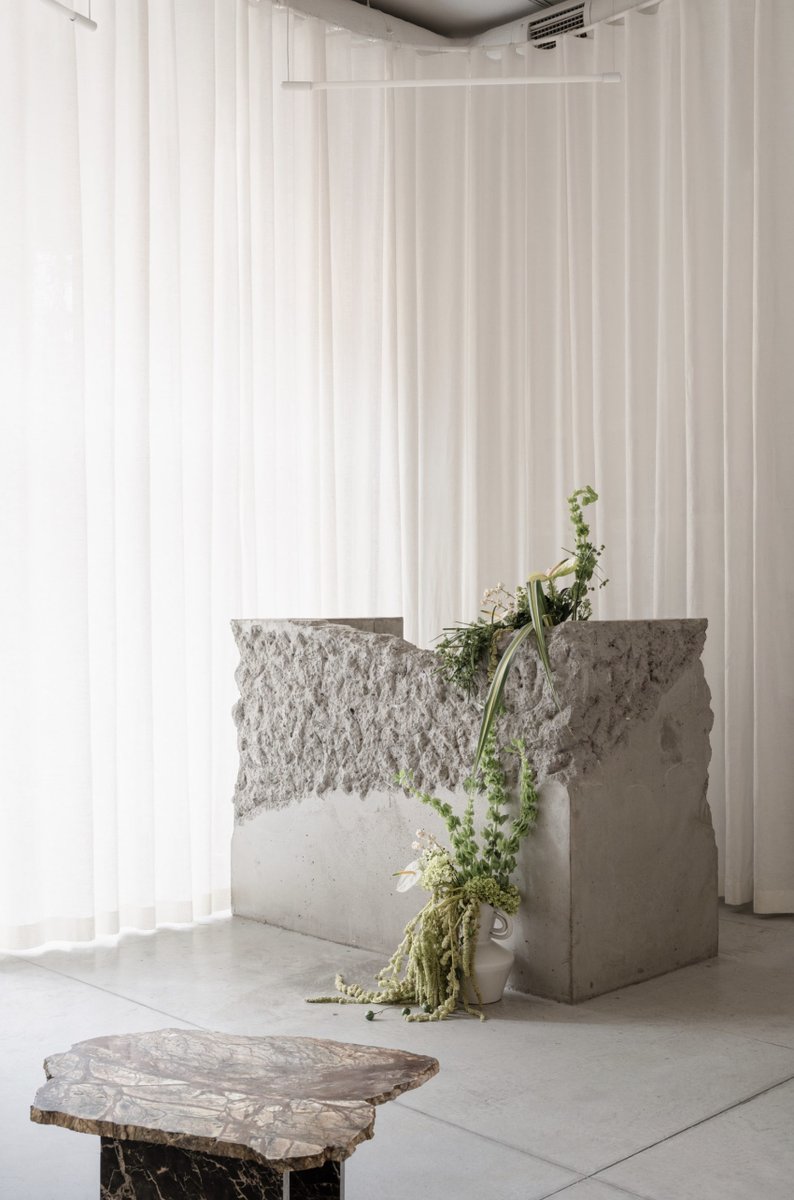 THEFARMparis's tweet image. 🕳 #DesignFocus : Dubrovska Studio uses &quot;leftovers&quot; in Kyiv to furnish local dance studio
♟ Ellen Eberhardt via @dezeen 
••• dezeen.com/2024/05/06/dub…