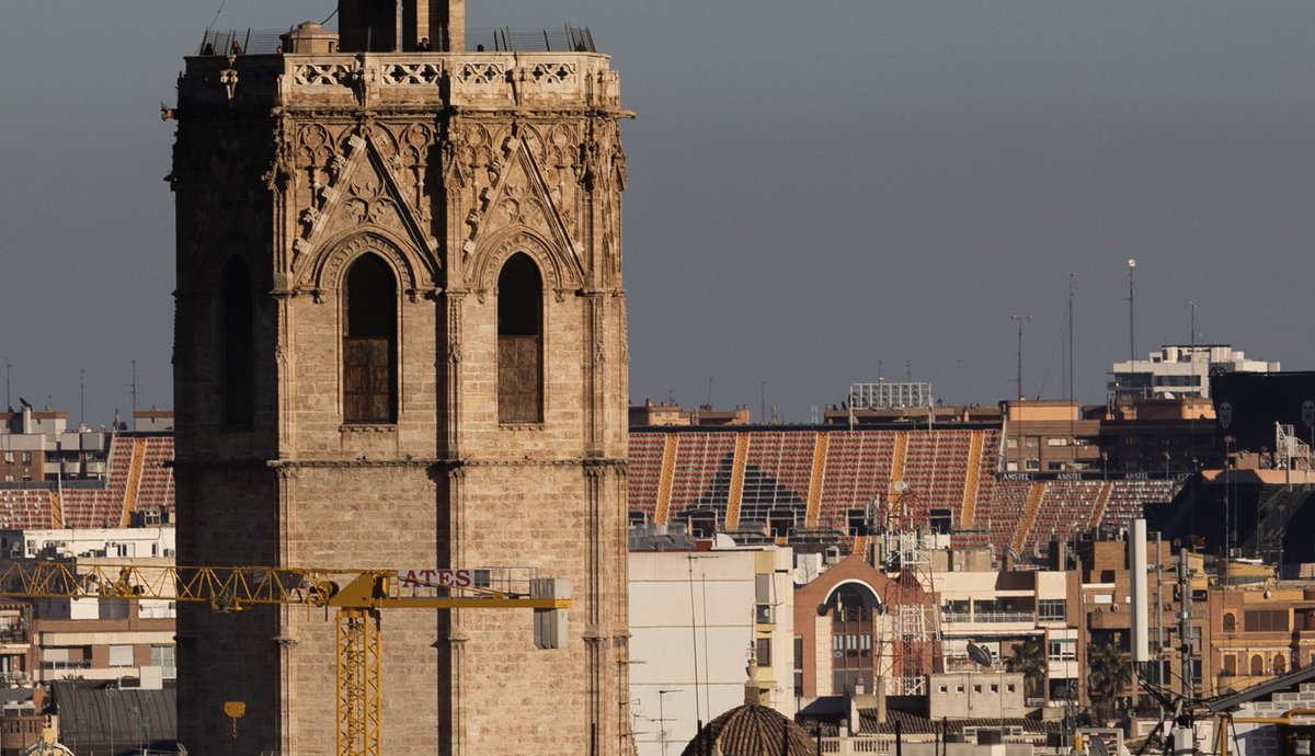 Este párrafo del brillante artículo de <a href="/vicentmolins/">Vicent Molins</a>, hoy en <a href="/superdeporte_es/">Superdeporte</a>, (a partir de la ocurrencia de Solís y el Micalet), que retrata la anomalía del Valencia de Lim en el conjunto de más de un siglo de historia de Mestalla.
