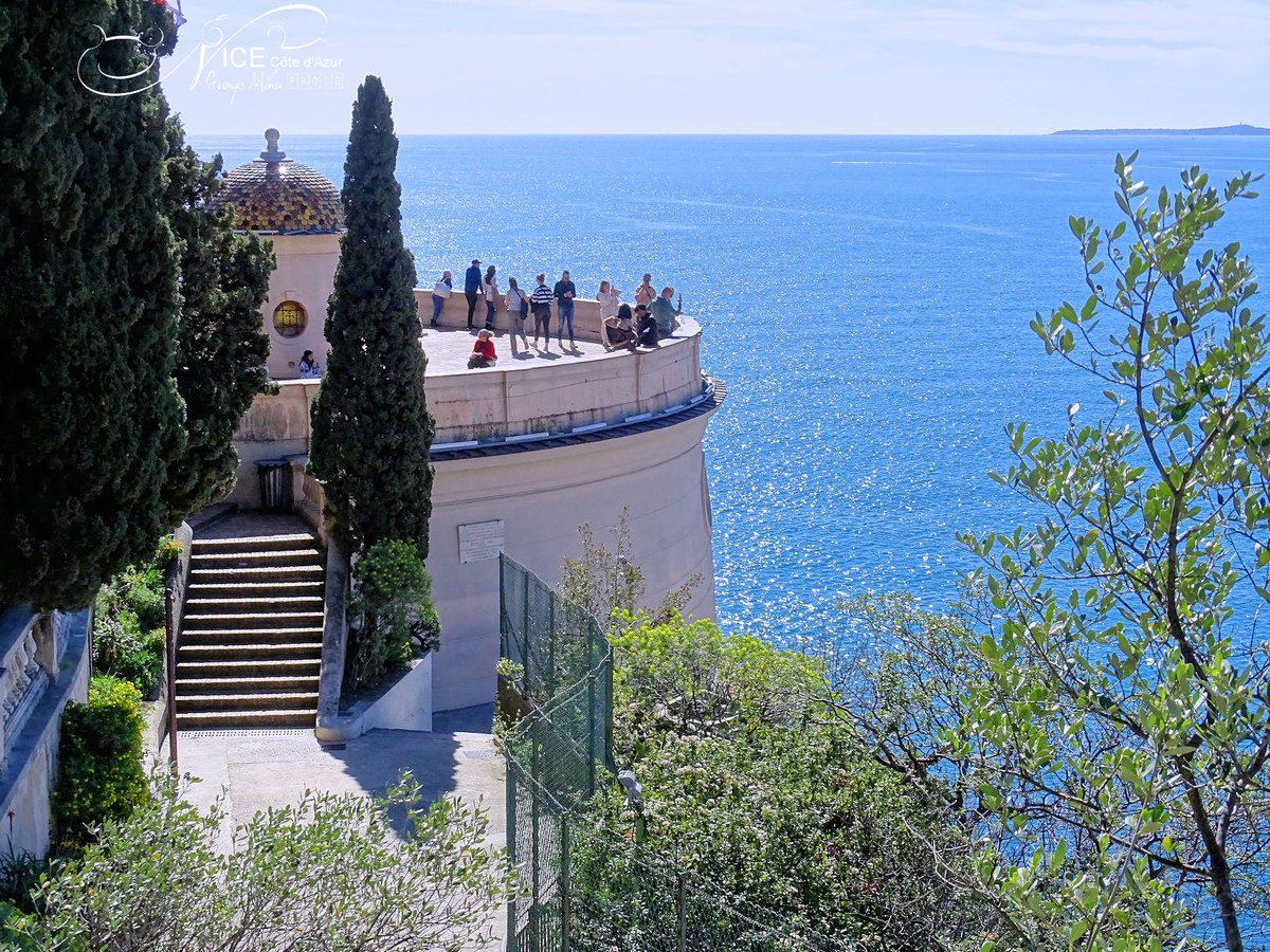 On ne s'en lasse pas de regarder ce bleu azur agréable et reposant que la mer nous propose presque chaque jour de l'année @villedenice @VisitCotedazur @ExploreNCA #ILoveNice #CotedAzurFrance #georgesmiha #geozine #nicetourisme #AmbassadeursCotedAzurFrance #ExploreNiceCotedAzur